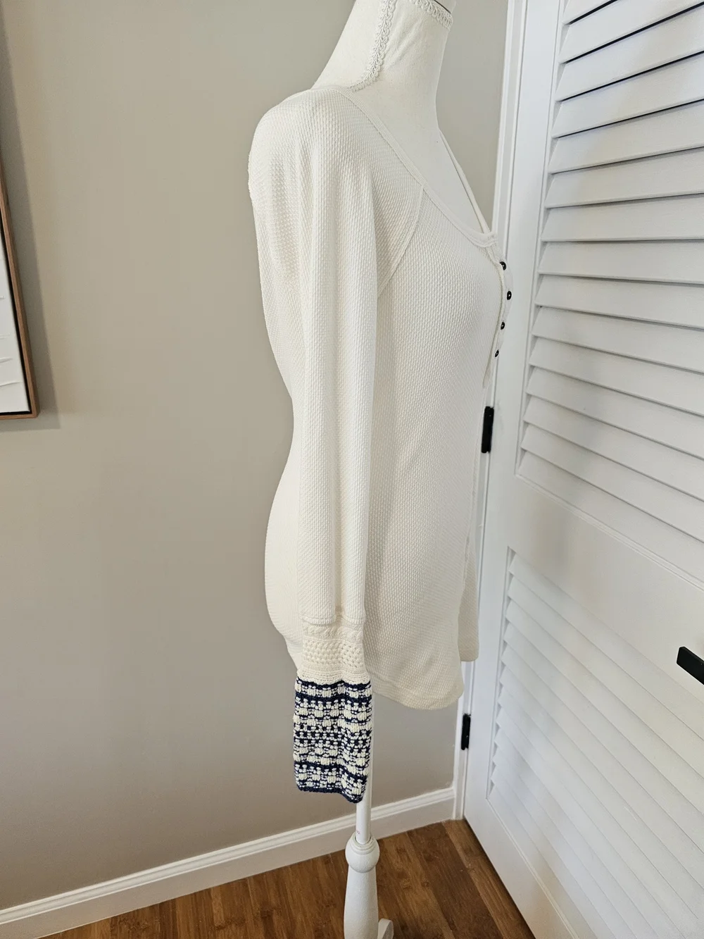Free People We The Free Ski Lodge Thermal Henley • Ivory & Navy • Size M • NWOT